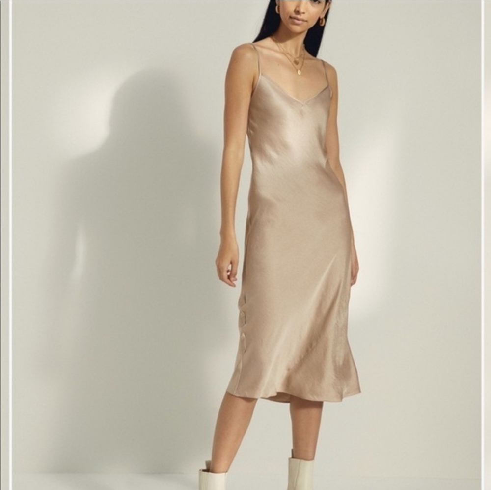 WILFRED Only Slip Midi Dress Marmont Champagne Satin XXS Aritzia NWT